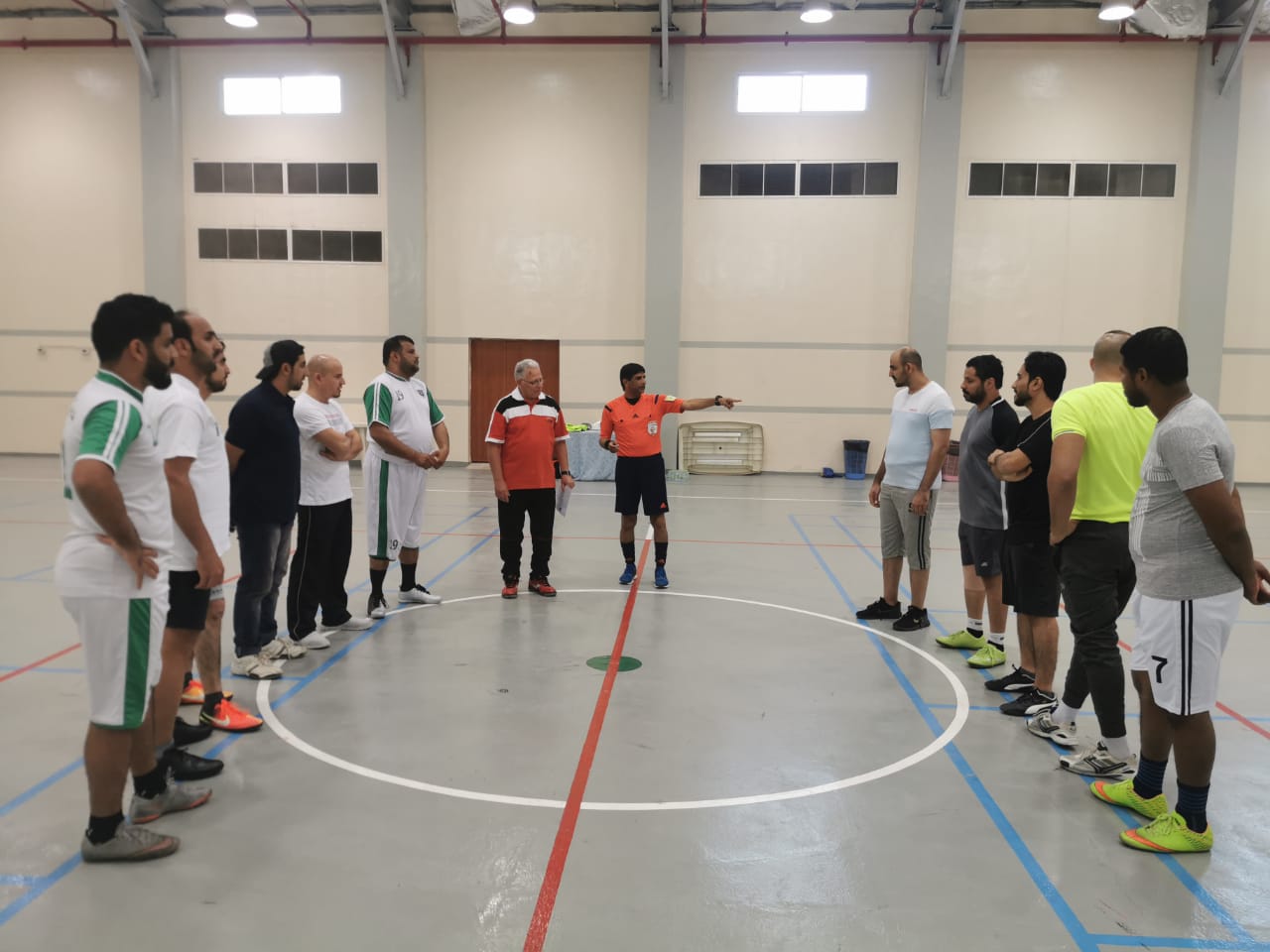 جانب من مباريات خماسي كرة القدم للموظفين