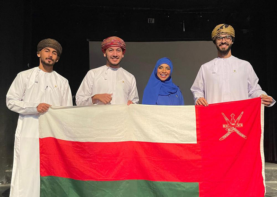 جماعة المسرح والموسيقى المشاركة في المهرجان المسرحي