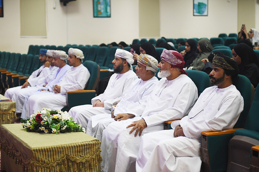 راعي الحفل والحضور