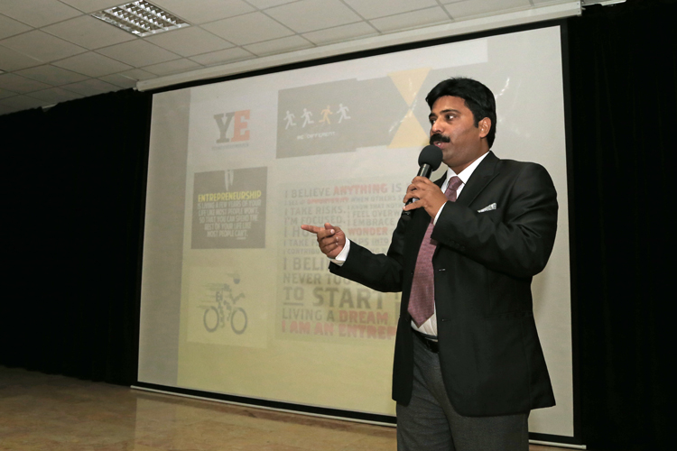 جانب من فعاليات اليوم المفتوح للكلية