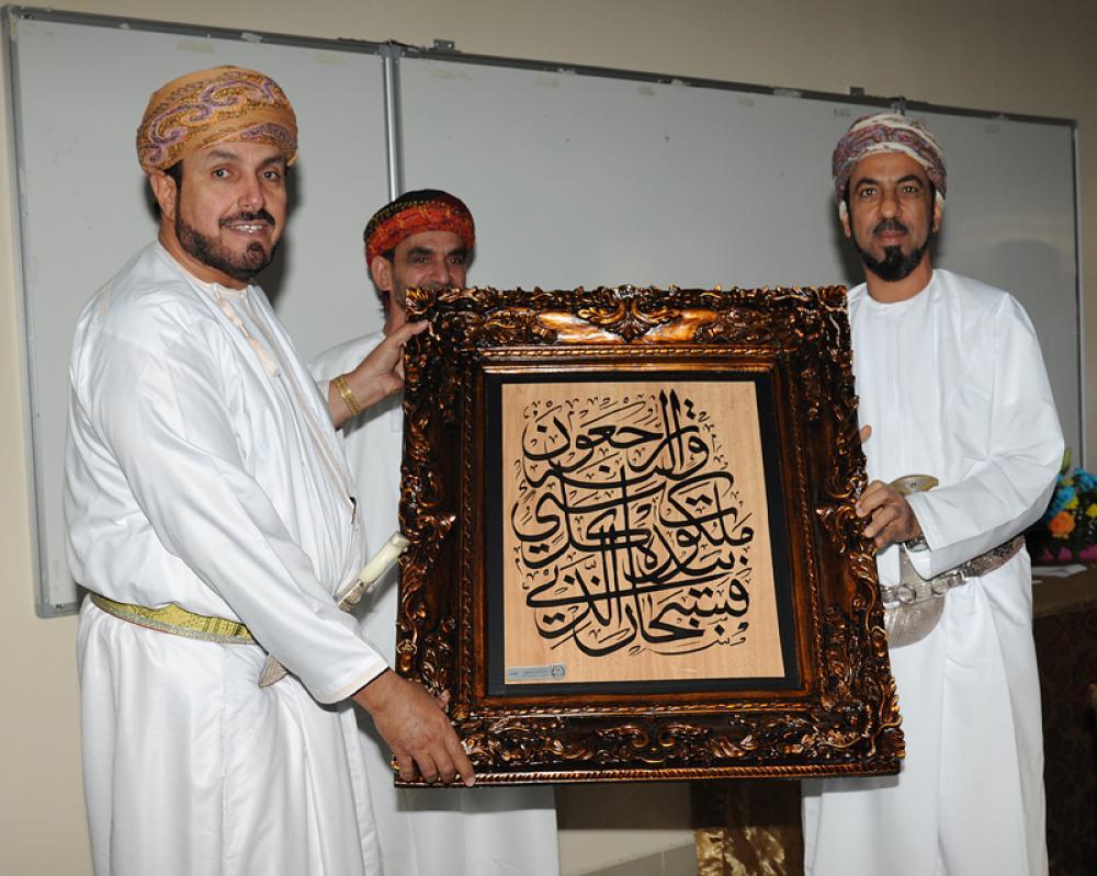 مركز الخليل بن أحمد الفراهيدي للدّراسات العربيّة والمنتدى الأدبي يختتمان ندوة \