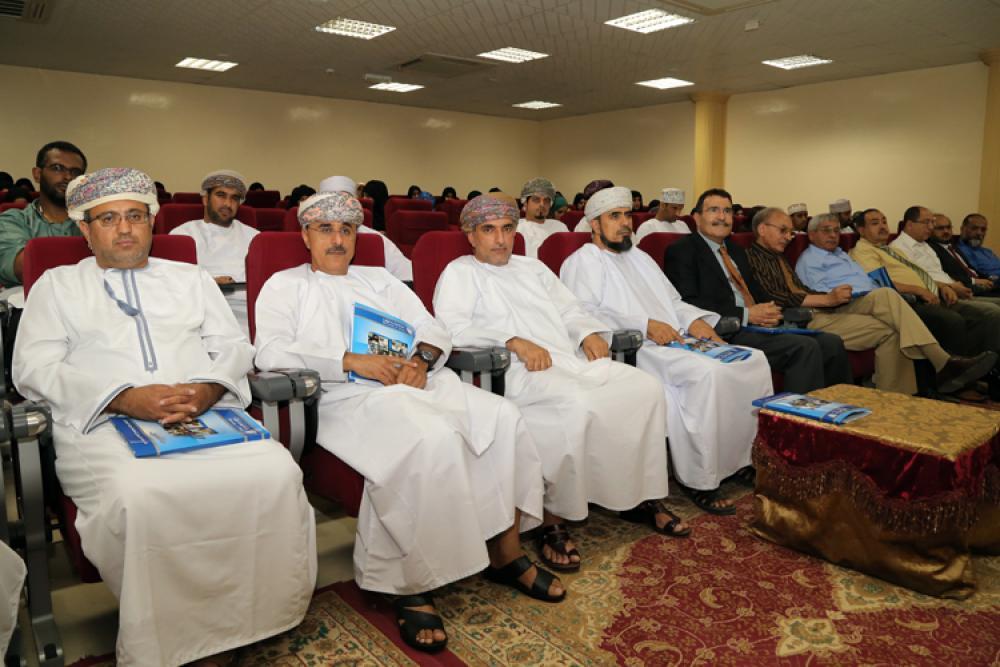 راعي افتتاح الندوة والحضور