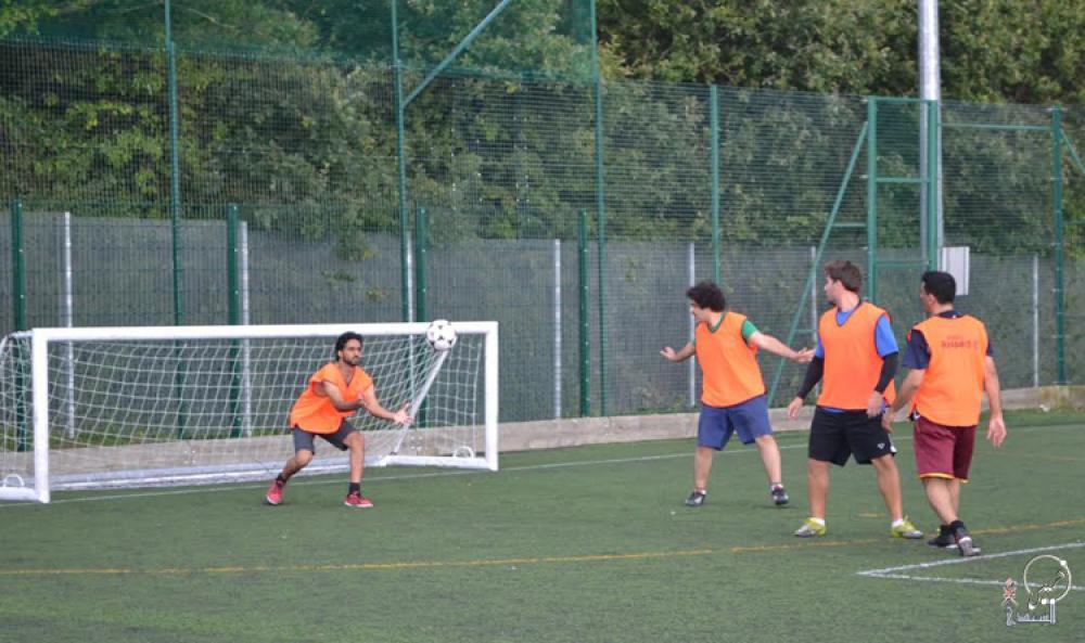 الفريق أثناء اللعب