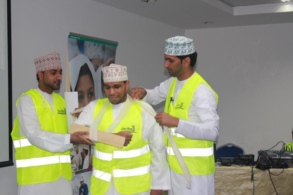 في بادرة هي الأولى من نوعها في السّلطنة.. الجامعة تبدأ بتنفيذ برنامج العمل التّطوّعي مقرّرًا اختياريًّا على طلابها